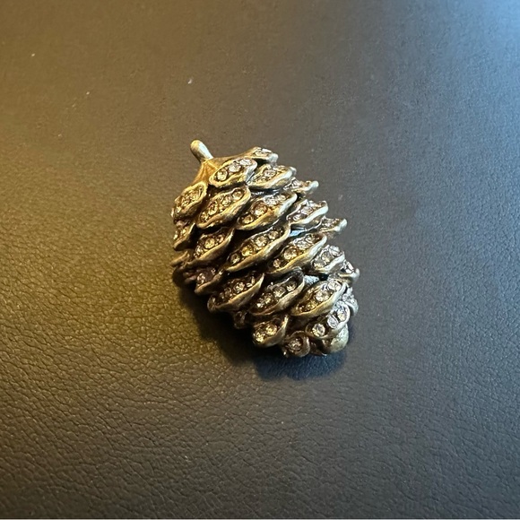 BANANA REPUBLIC BRASS VINTAGE ACORN WITH STONE! - Picture 2 of 9